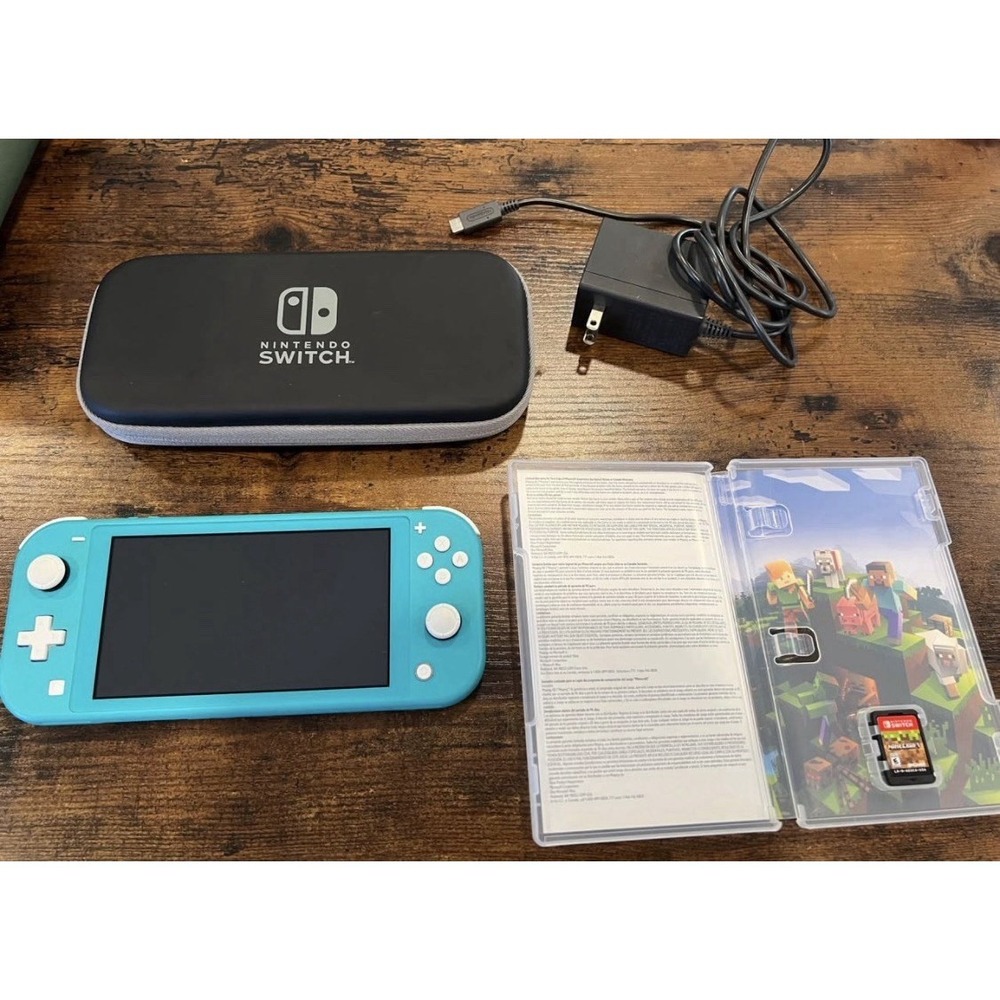 Nintendo Switch Lite Turquoise w/Charger - Minecraft game.  Excellent Condition - Picture 2 of 4